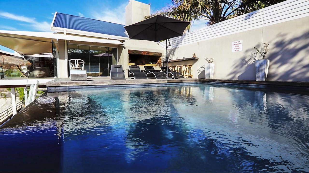 94 On Rodger Hotel Mossel Bay Exterior photo